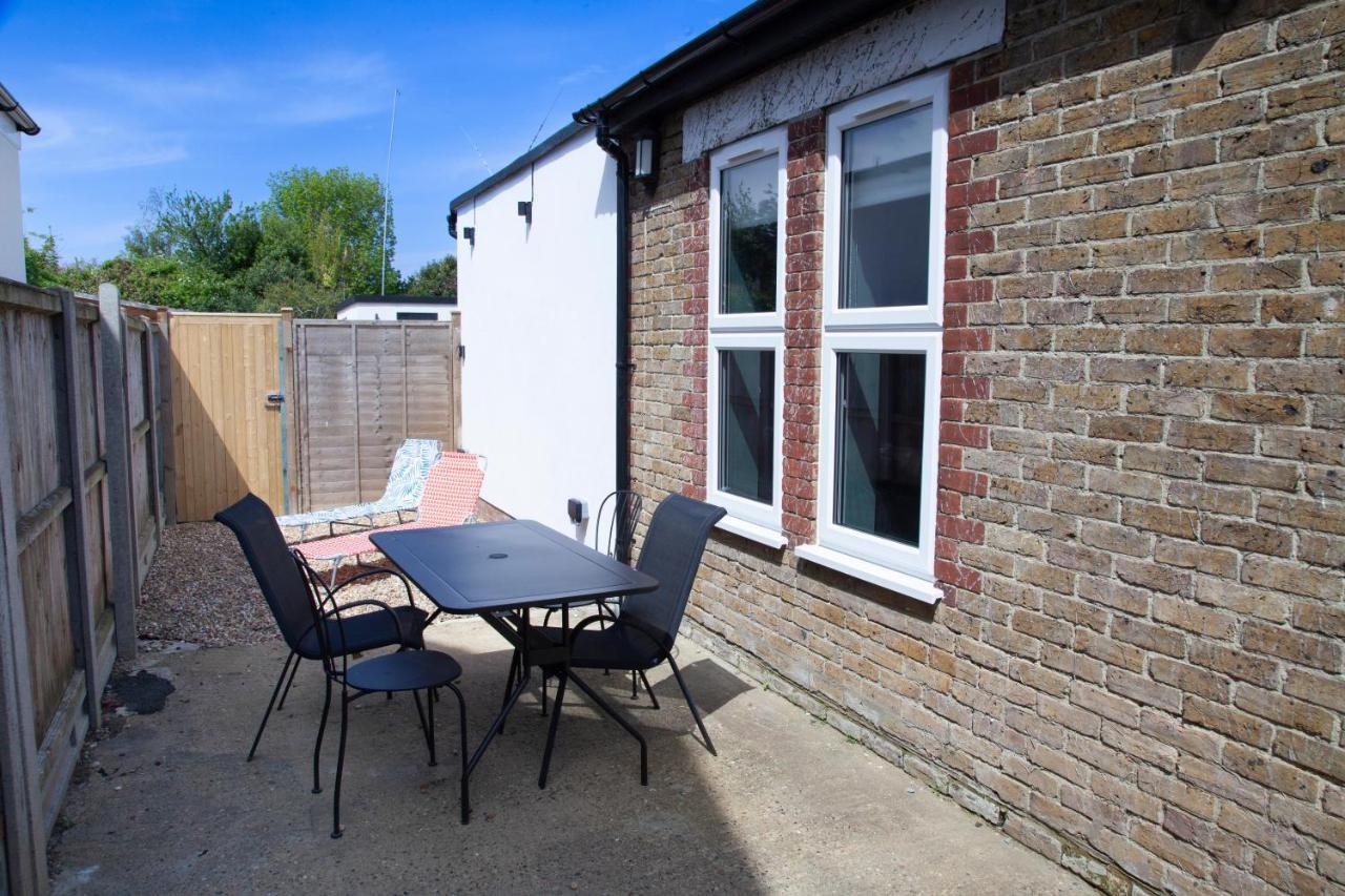 Sunbeam And Sundance Cosy House - Sleeps 14 * Уитстабл
