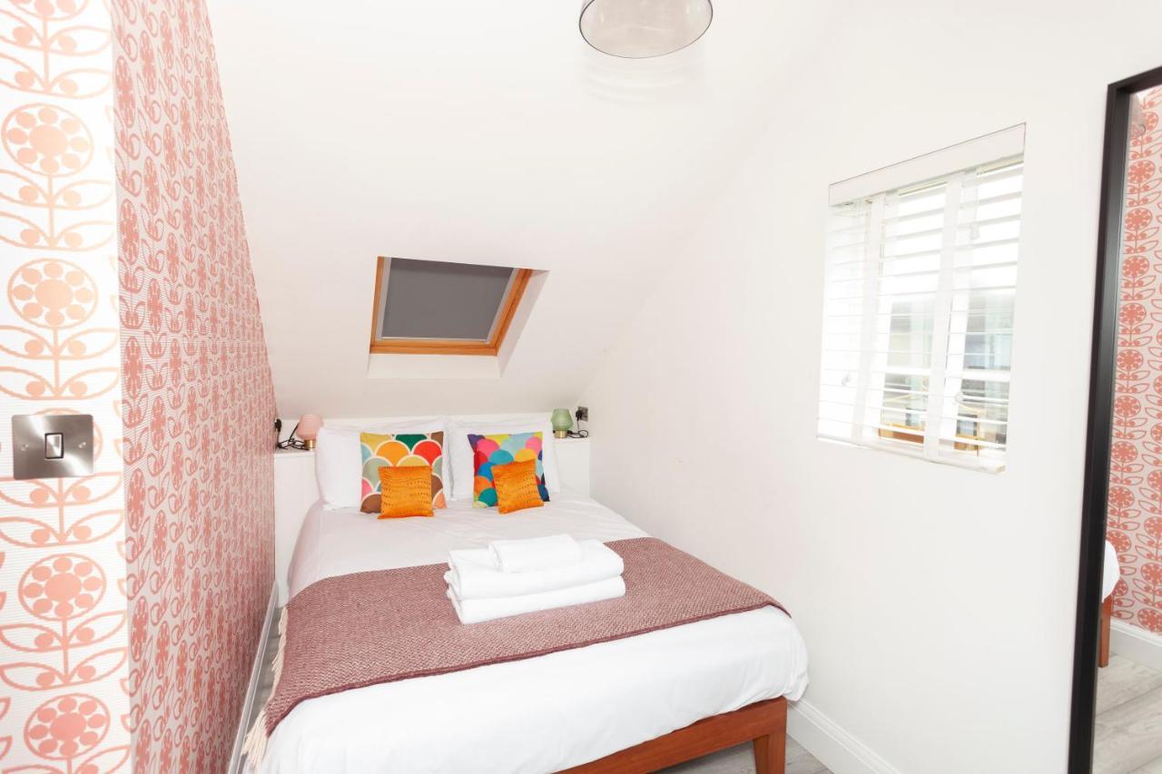 Sunbeam And Sundance Cosy House - Sleeps 14 Дом отдыха