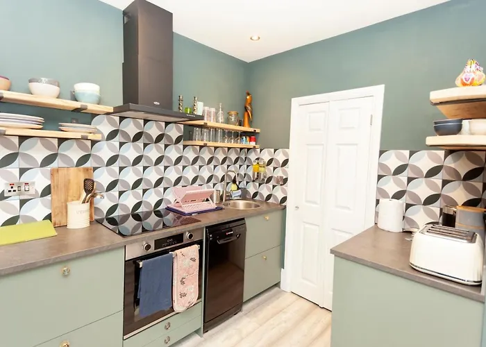 Sunbeam And Sundance Cosy House - Sleeps 14