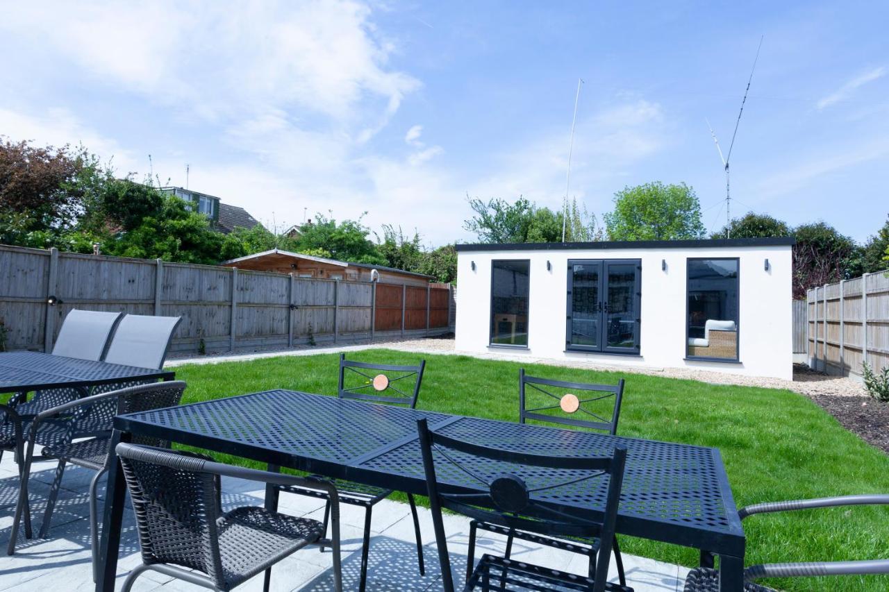 Sunbeam And Sundance Cosy House - Sleeps 14 * Whitstable