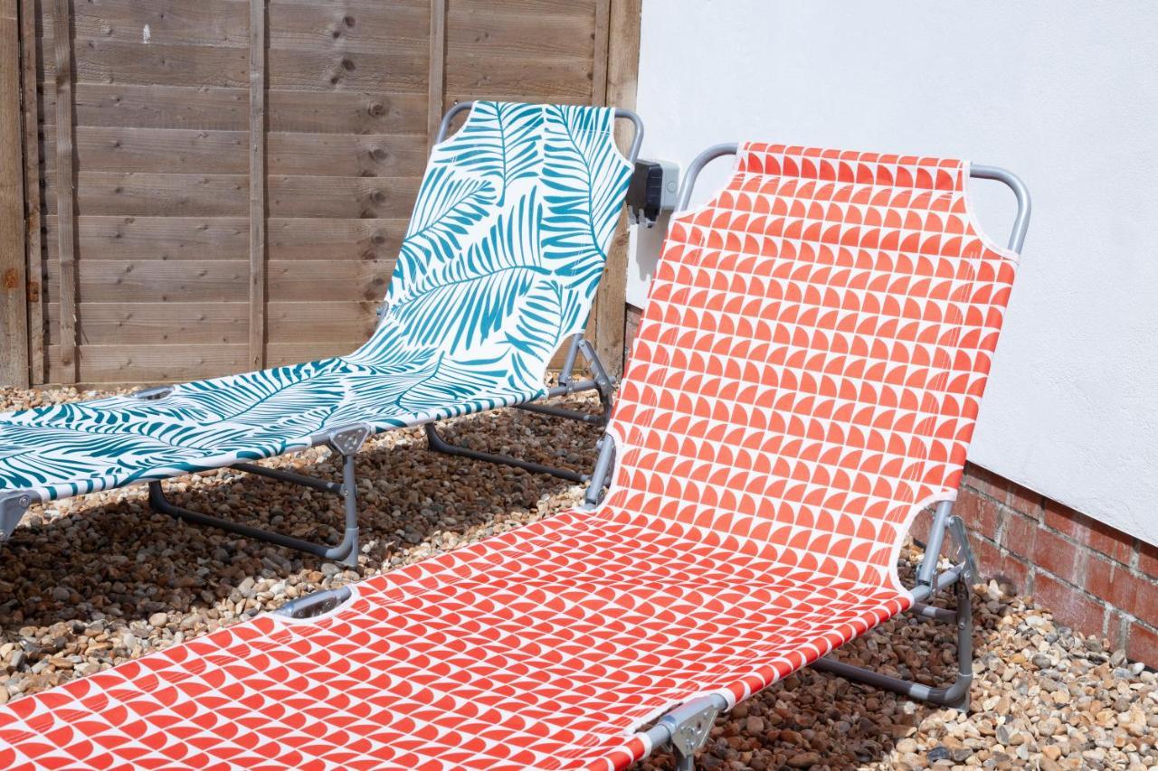 Sunbeam And Sundance Cosy House - Sleeps 14 Holiday home *