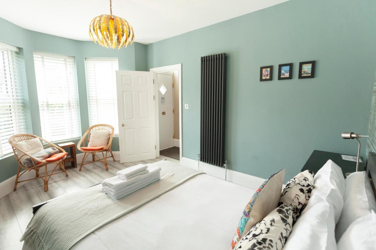 Sunbeam And Sundance Cosy House - Sleeps 14 Whitstable