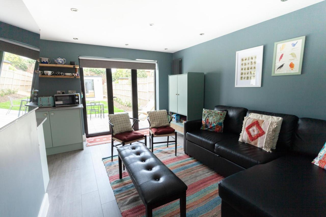 Sunbeam And Sundance Cosy House - Sleeps 14 Holiday home