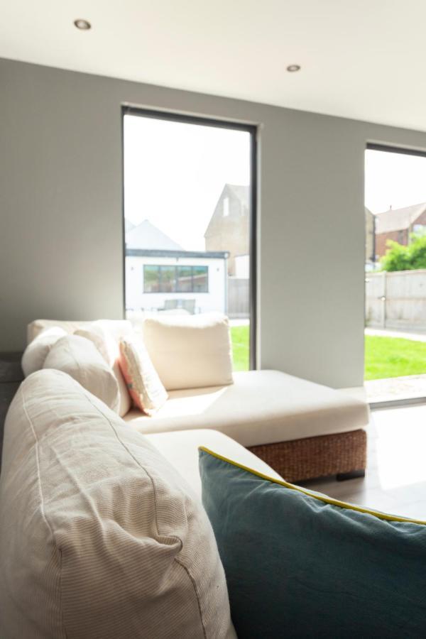 Sunbeam And Sundance Cosy House - Sleeps 14